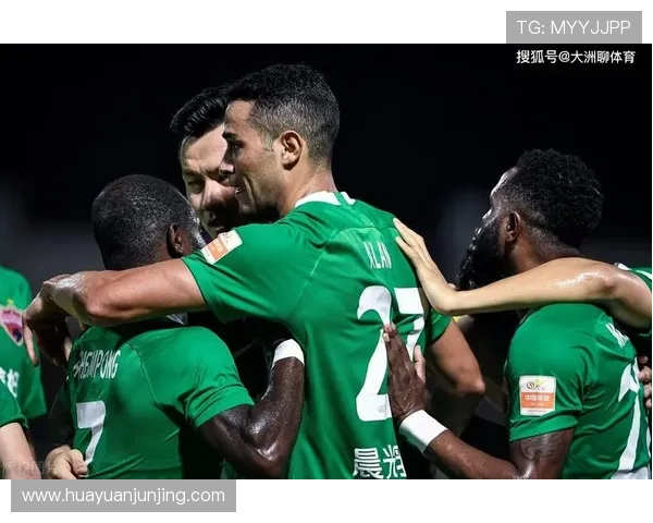 杭州足球队与重庆足球队的耐力较量赛后分析与反思