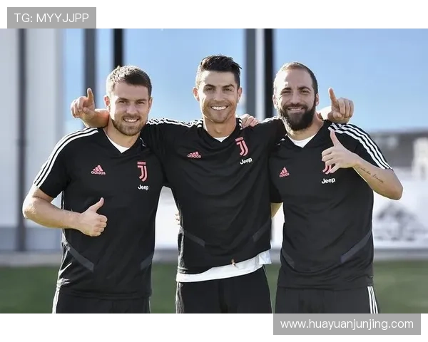 足球明星跨界挑战精彩瞬间踢球与上篮完美结合的视觉盛宴